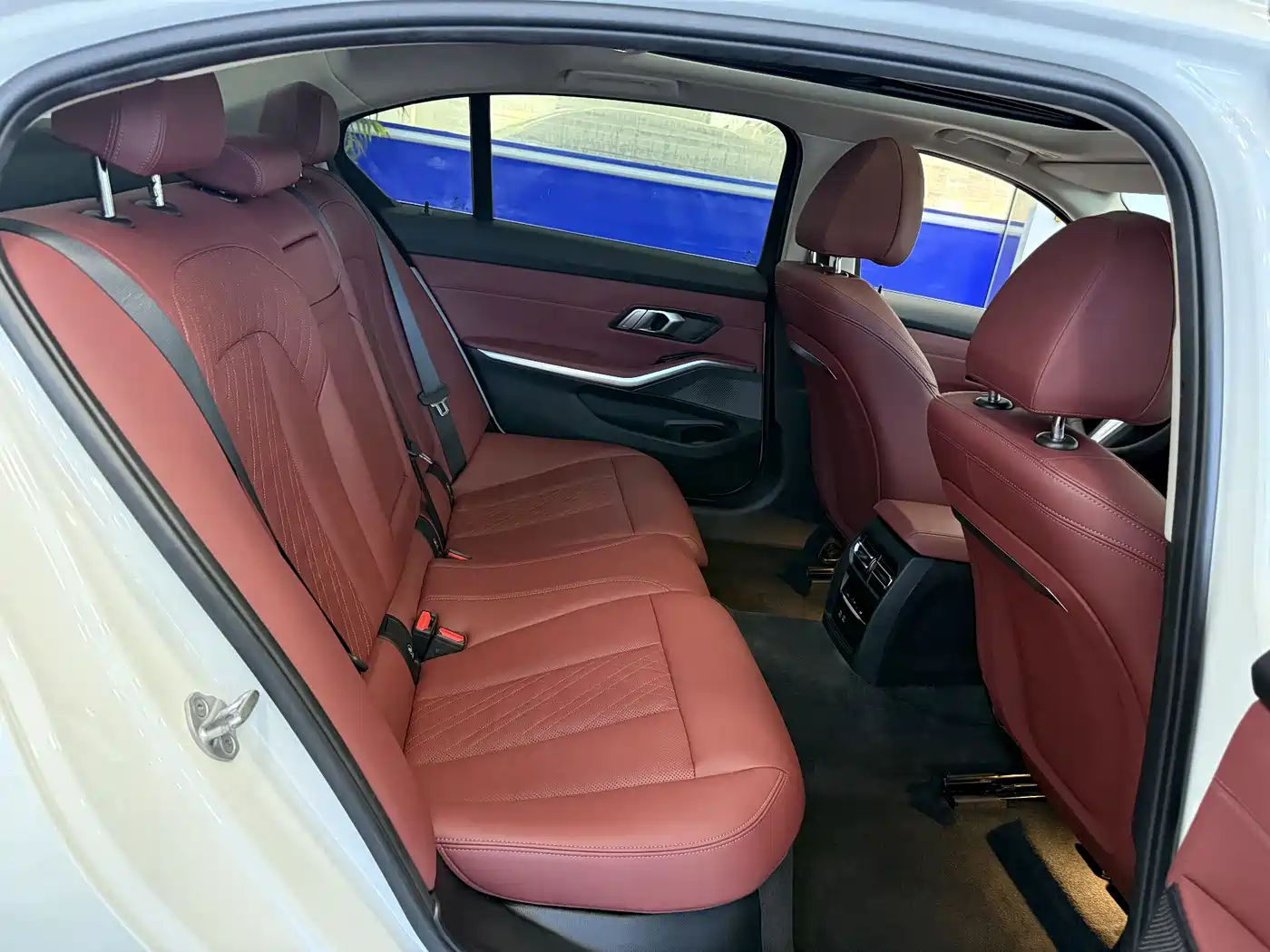 BMW 3 Series 2023 320Li M Sport Package фото 17