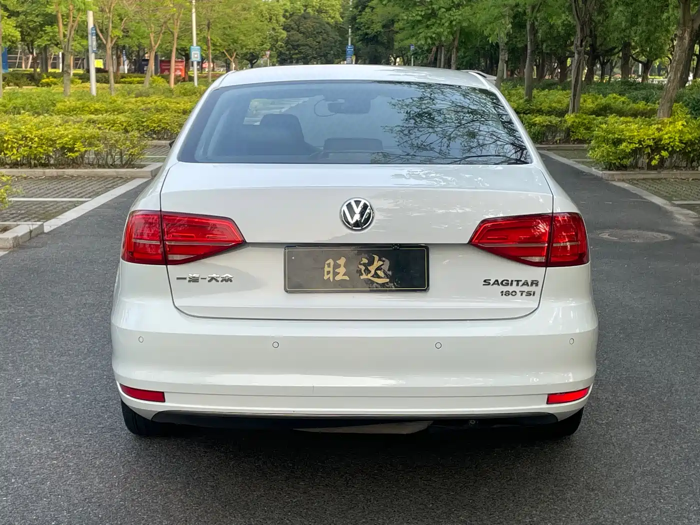 Volkswagen Sagitar 2018 180TSI DSG Premium Edition фото 7