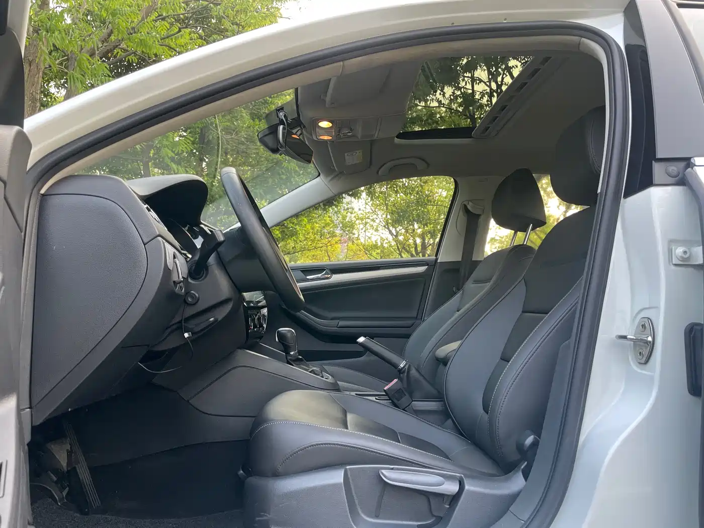 Volkswagen Sagitar 2018 180TSI DSG Premium Edition фото 4