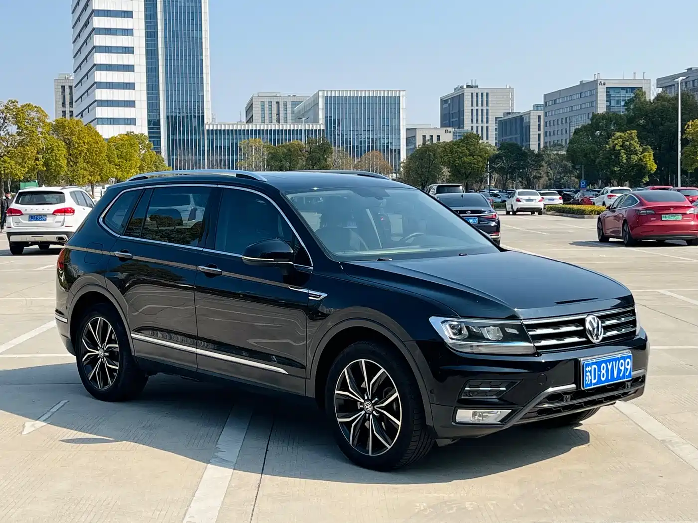 VOLKSWAGEN TIGUAN L