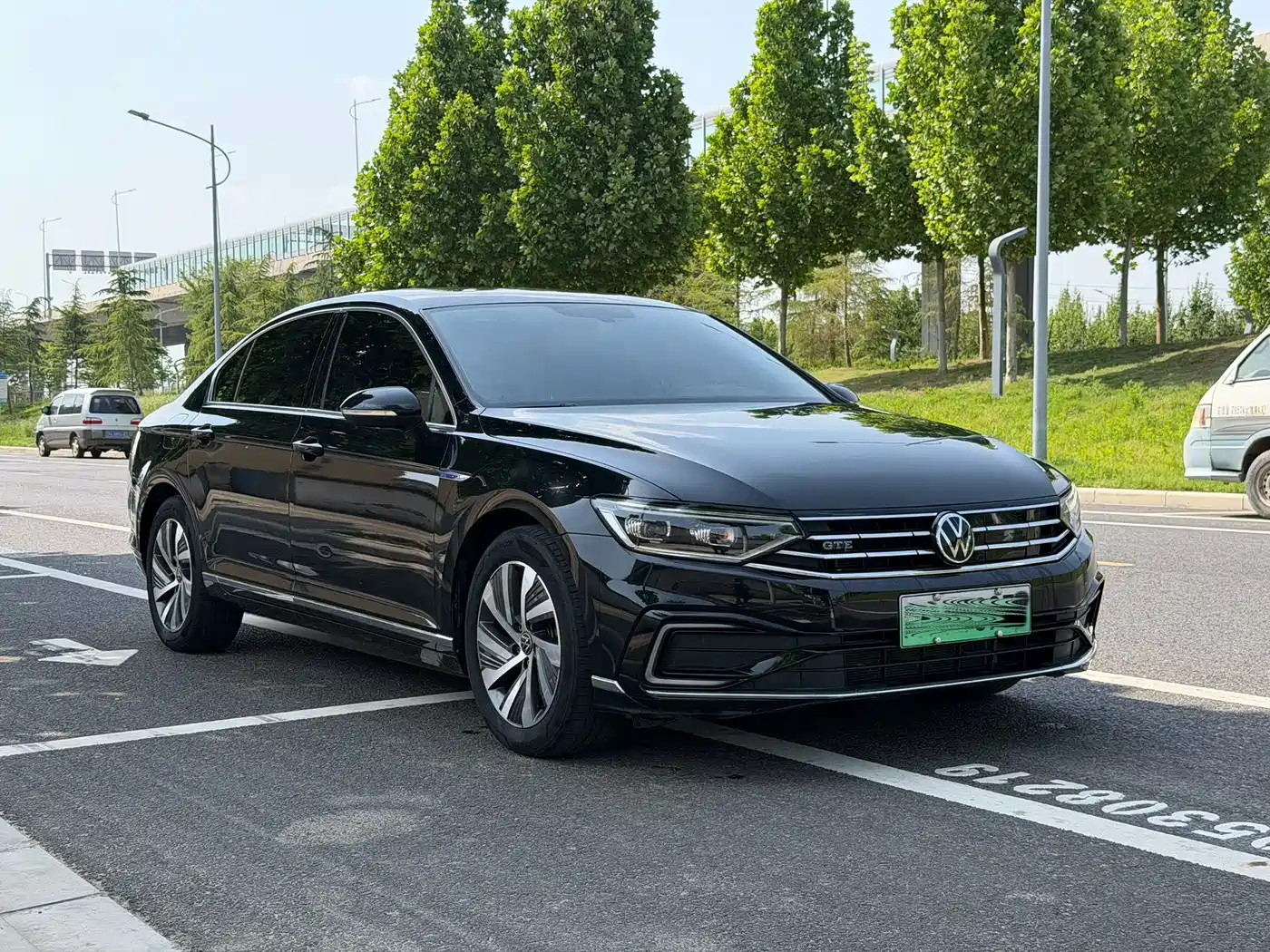 Volkswagen Magotan GTE Plug-in Hybrid 2022 GTE Luxury фото 3