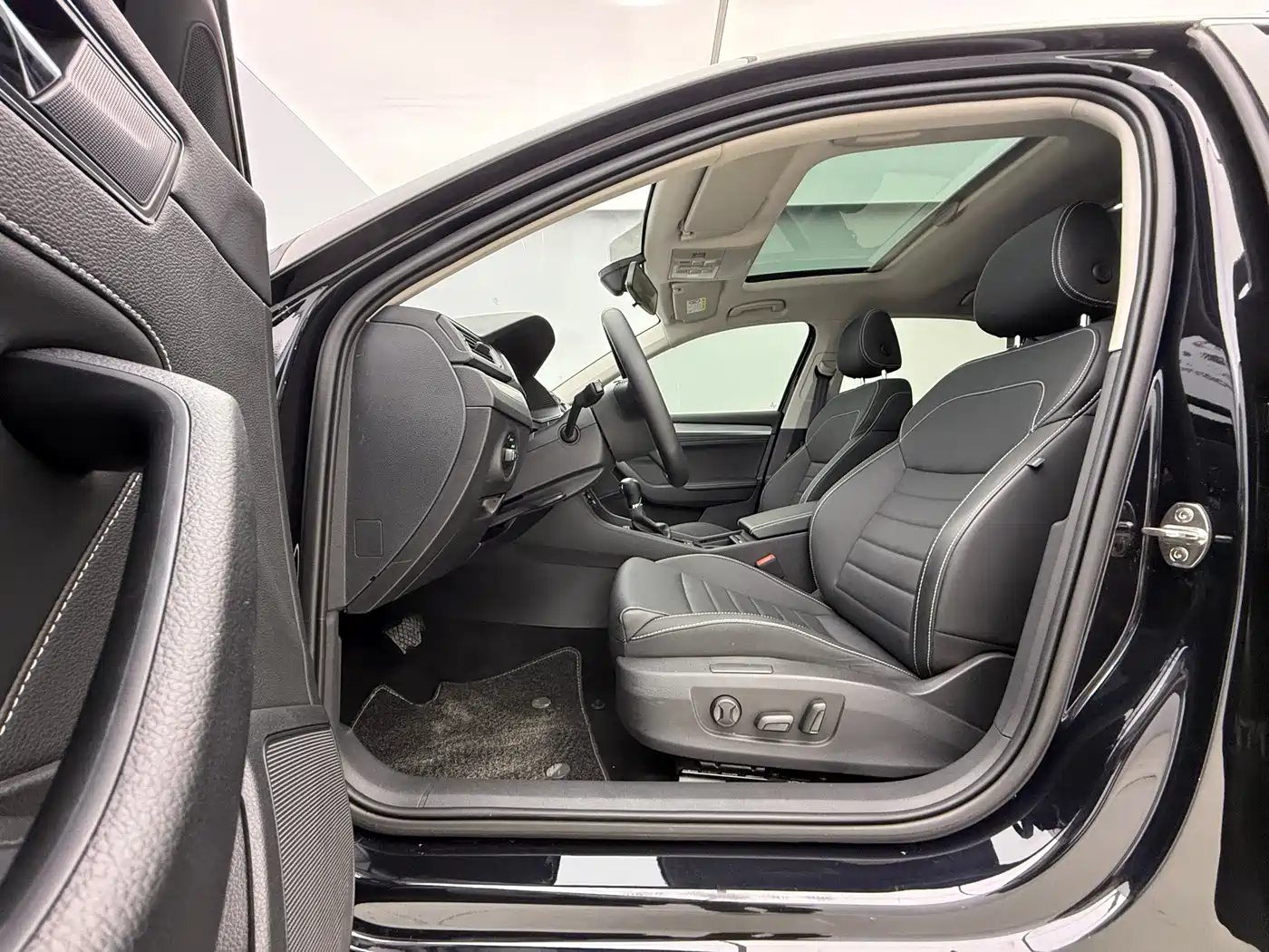 Škoda Superb 2024 TSI280 DSG Premium Edition фото 19