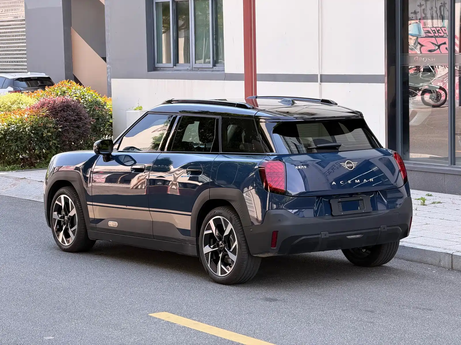 Фото 7 - MINI Aceman