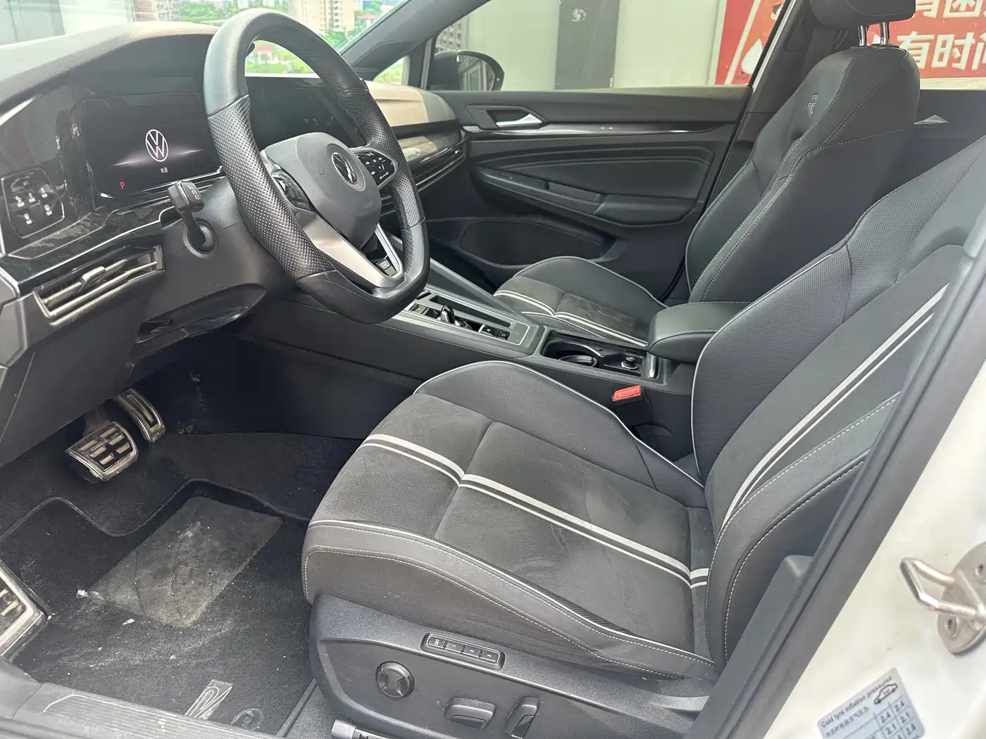 Volkswagen Golf 2021 280TSI DSG R-Line фото 4