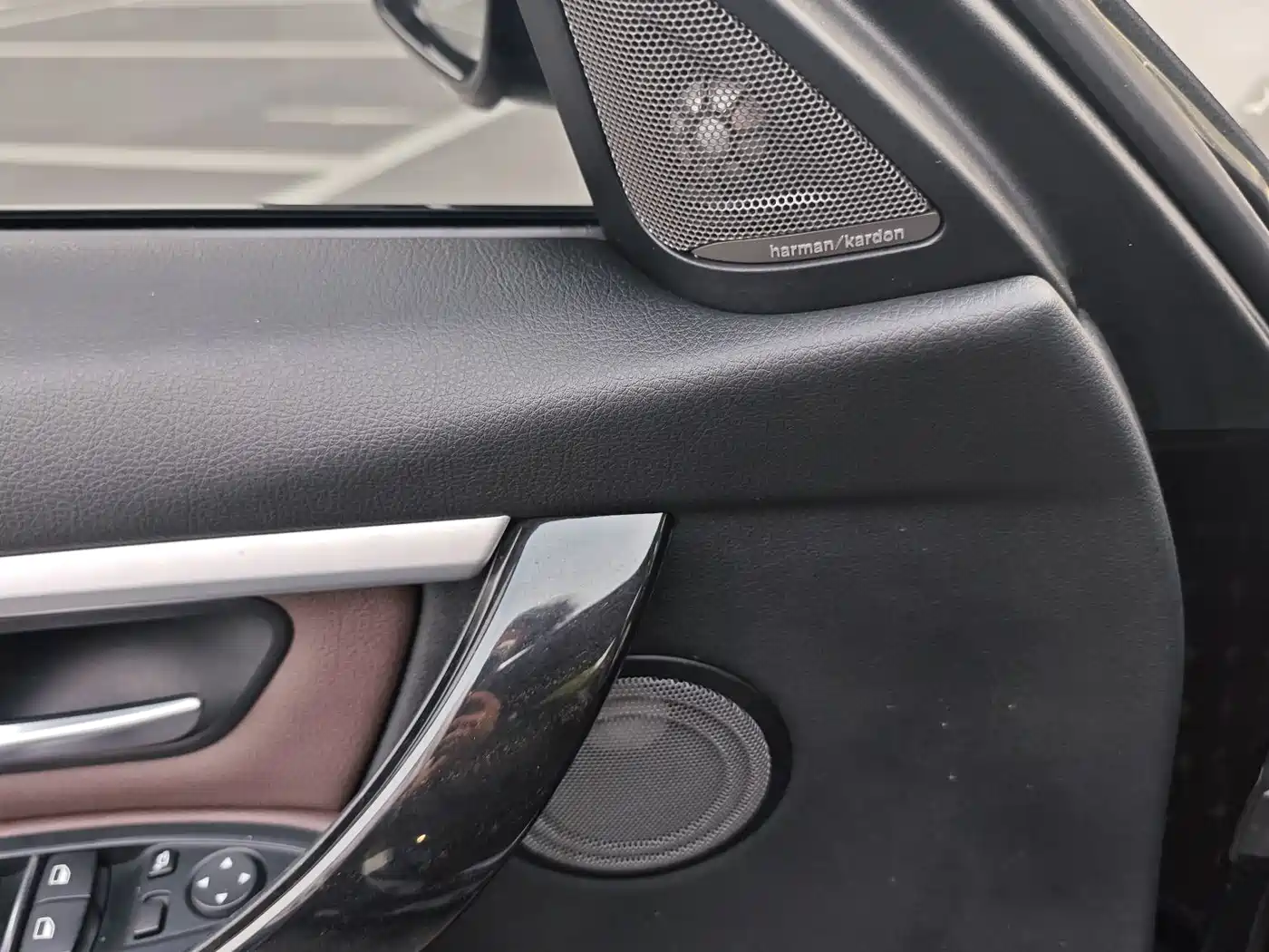 BMW 3 Series 2019 320Li M Sport Black Night Edition фото 9