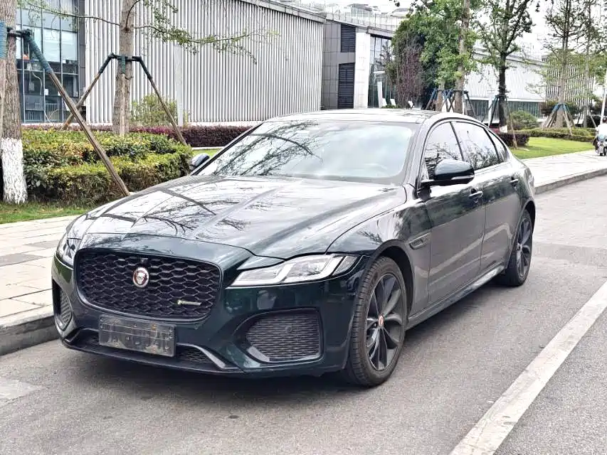 Jaguar XFL 2021 XFL 2.0T P250 AWD Gloss Black Sport Edition