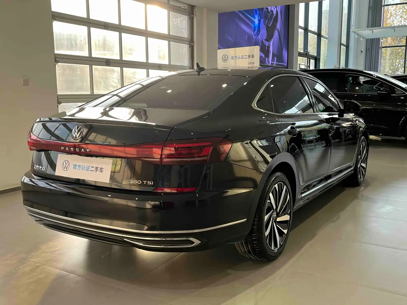 صورة 13 - Volkswagen Passat