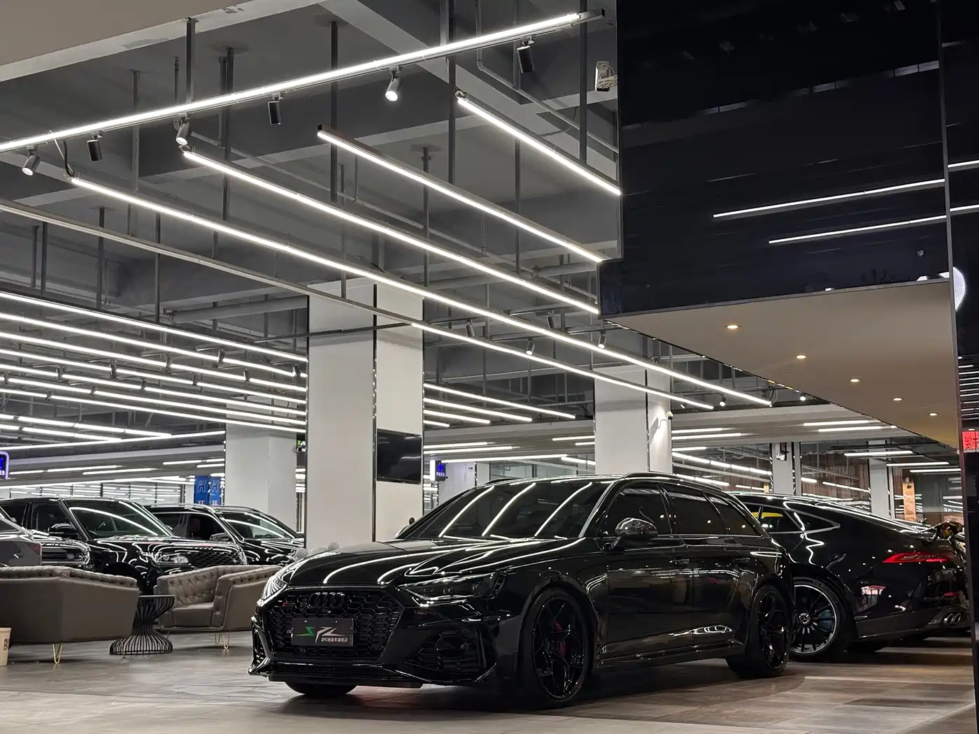 Audi RS 4 2023 Model RS4 Avant Obsidian Edition фото 3