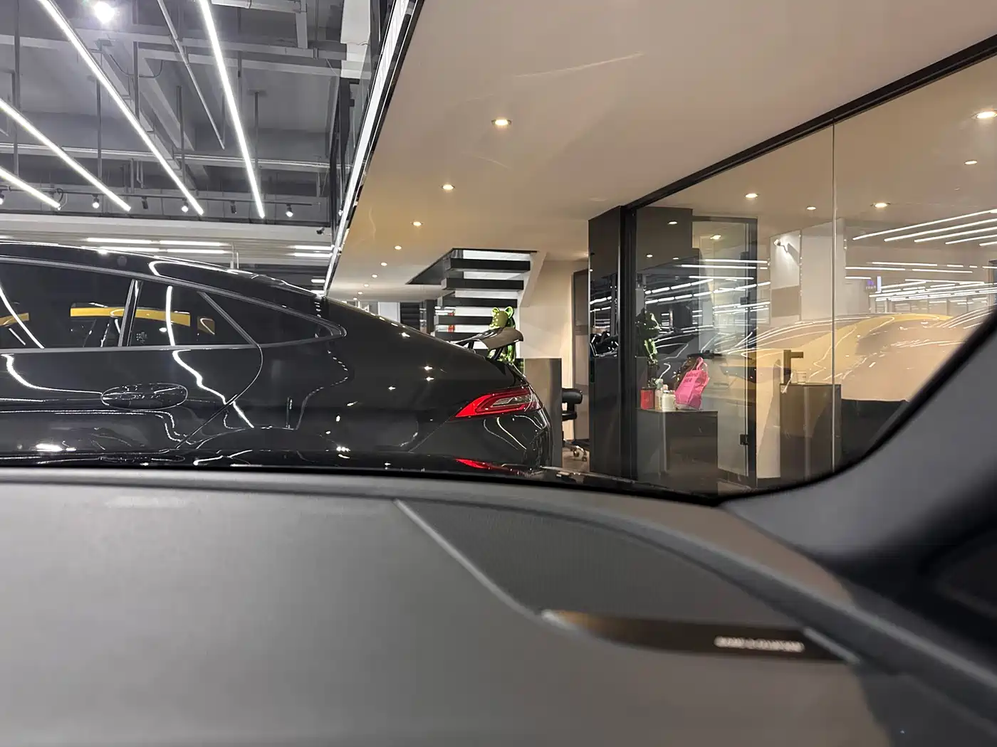 Audi RS 4 2023 Model RS4 Avant Obsidian Edition фото 15