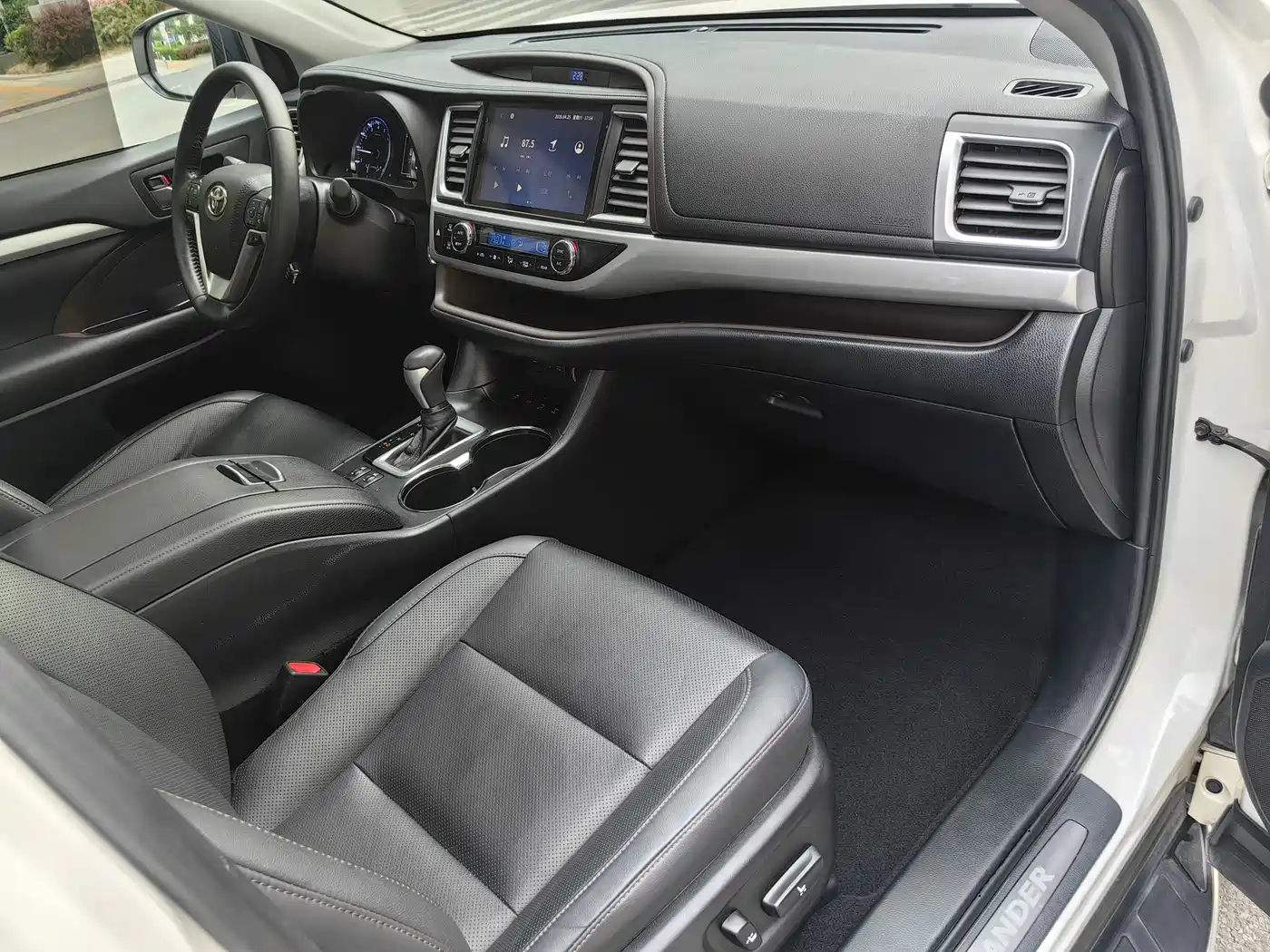 Toyota Highlander 2018 2.0T 4WD Premium 7-seater China VI фото 10