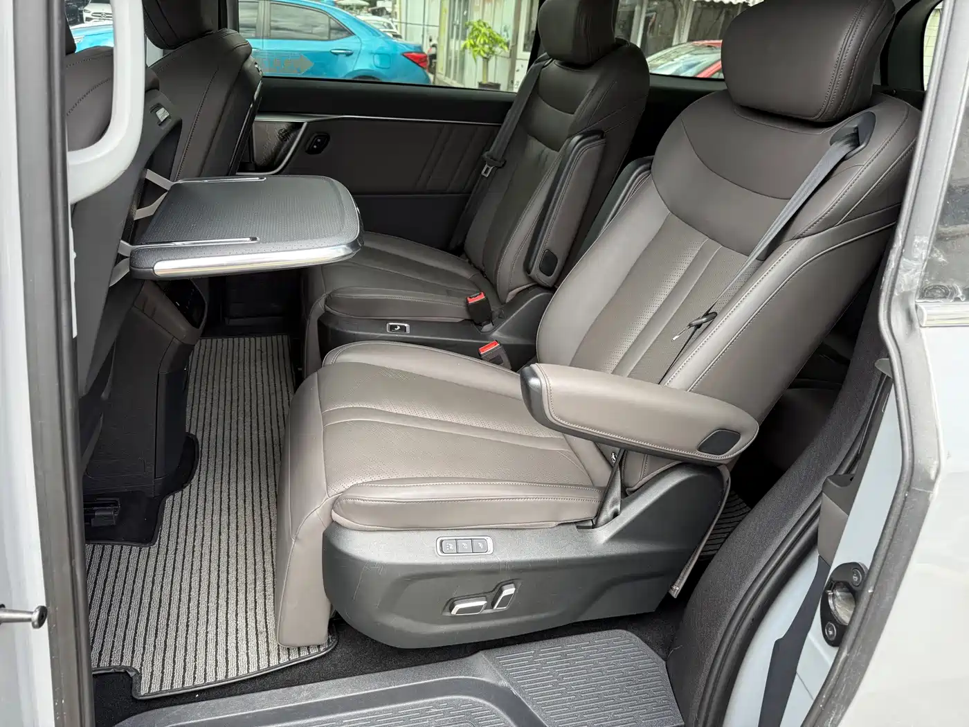 SAIC Maxus Maxus G70 2023 2024 Model 2.0T Automatic Flagship 7-Seater