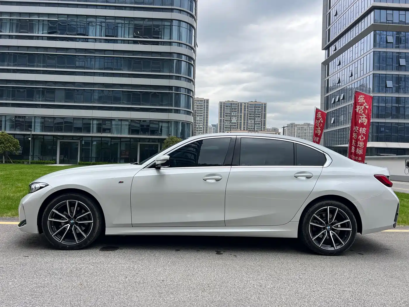 BMW 3 Series 2024 320Li M Sport Package фото 3