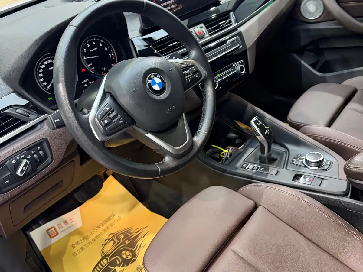 BMW X1 2022 sDrive20Li Fashion фото 9