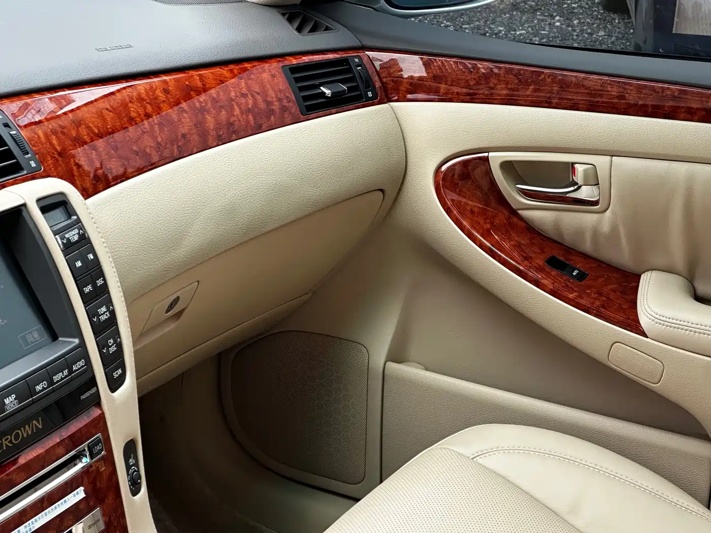 Toyota Crown 2009 2.5L Royal Special Navigation Edition фото 15