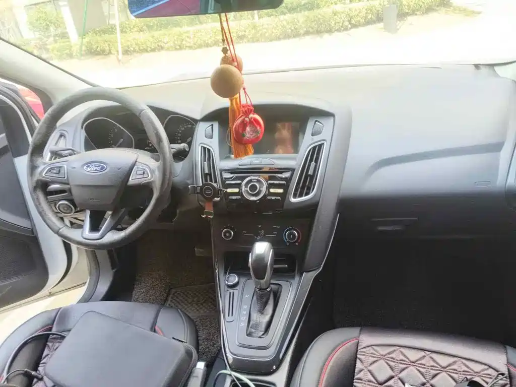 Photo 12 - Ford Focus