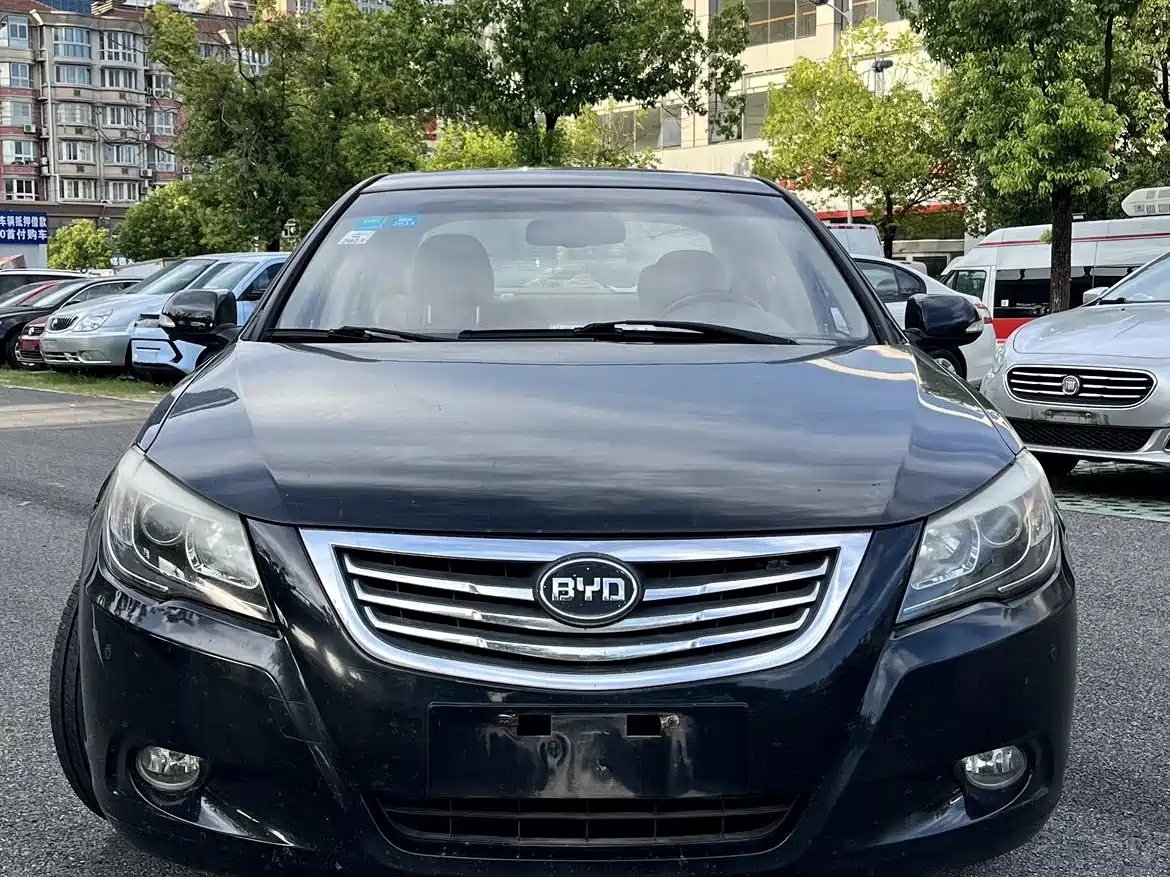 BYD G6 2013 2.0L Manual Premium фото 2