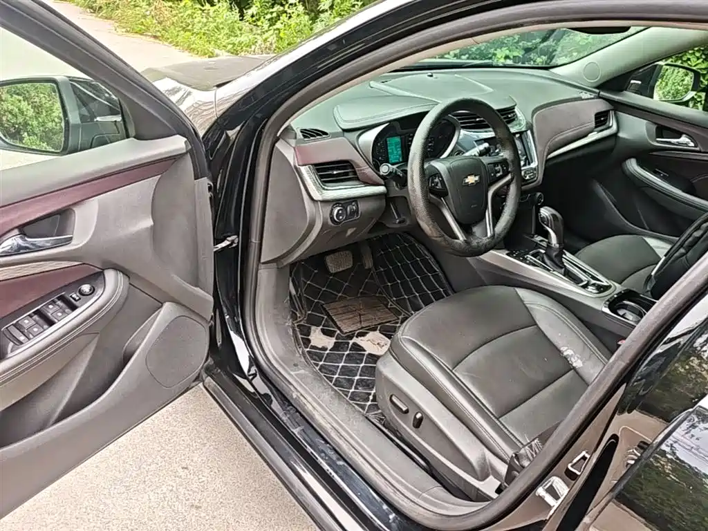 Chevrolet Malibu 2017 1.5T Automatic Luxury Edition фото 16