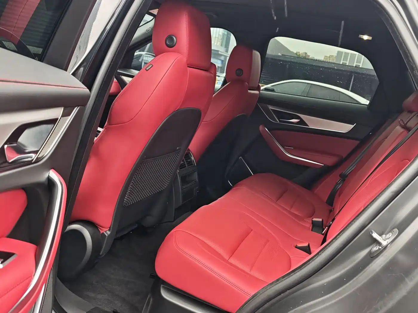 Jaguar F-PACE 2024 2024 P250 R-Dynamic SE