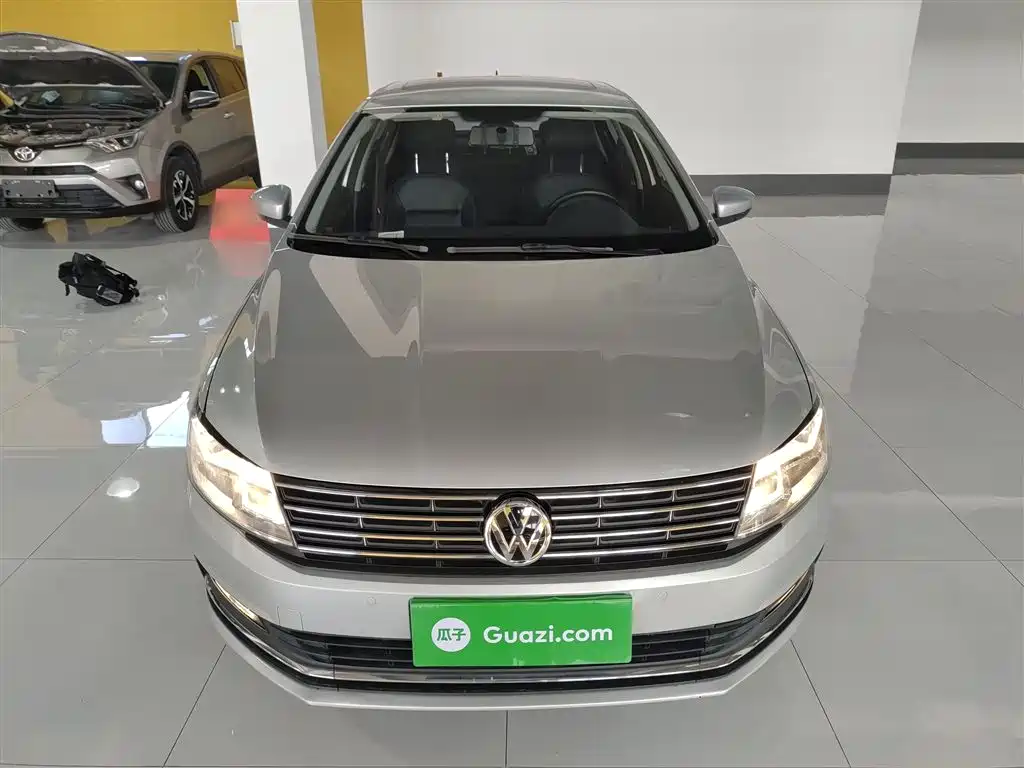 Volkswagen Lavida 2017 1.6L Automatic Comfort Edition фото 3