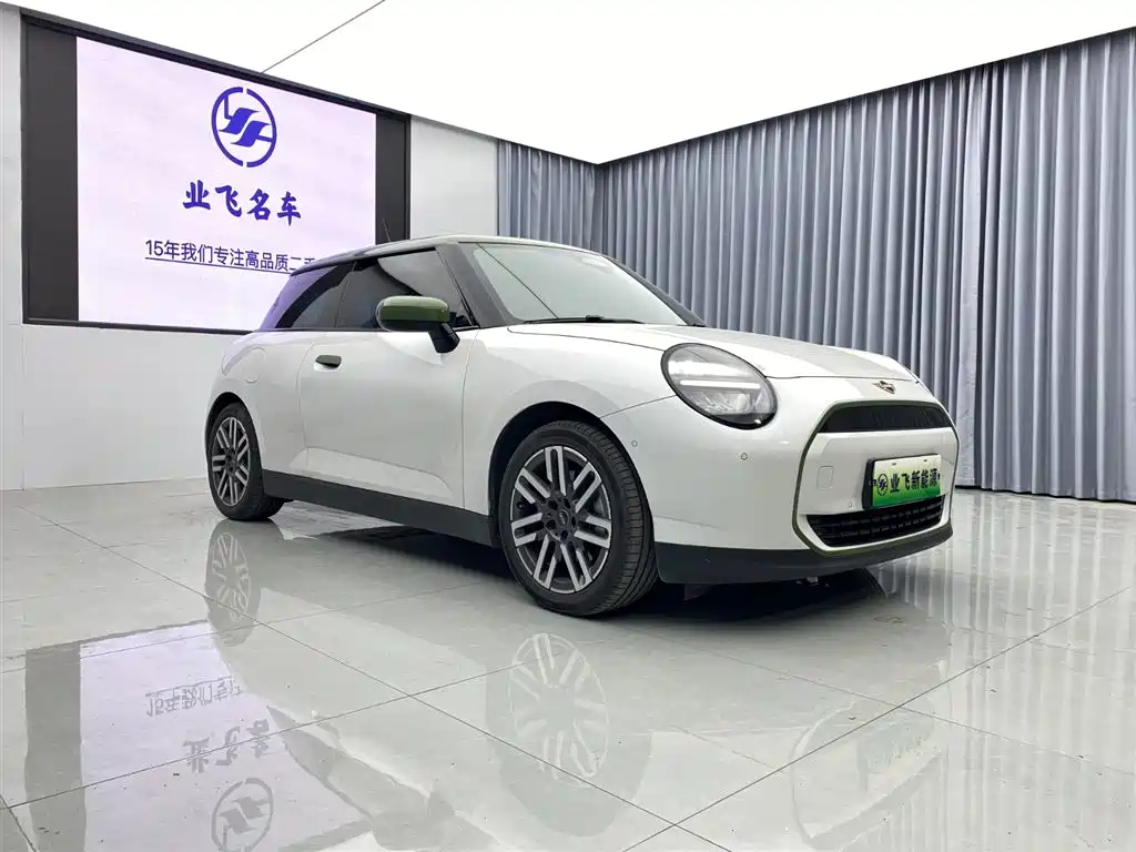 MINI Electric MINI COOPER 2025 2025 Model 456km COOPER E Classic