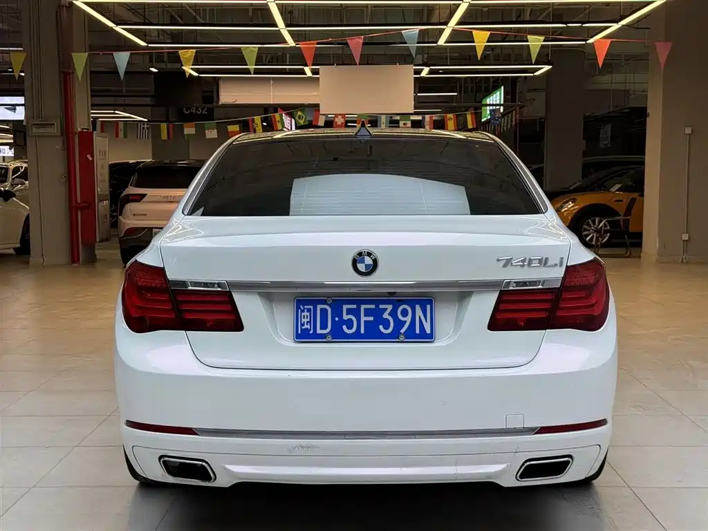 BMW 7 Series 2014 730Li Premium фото 5