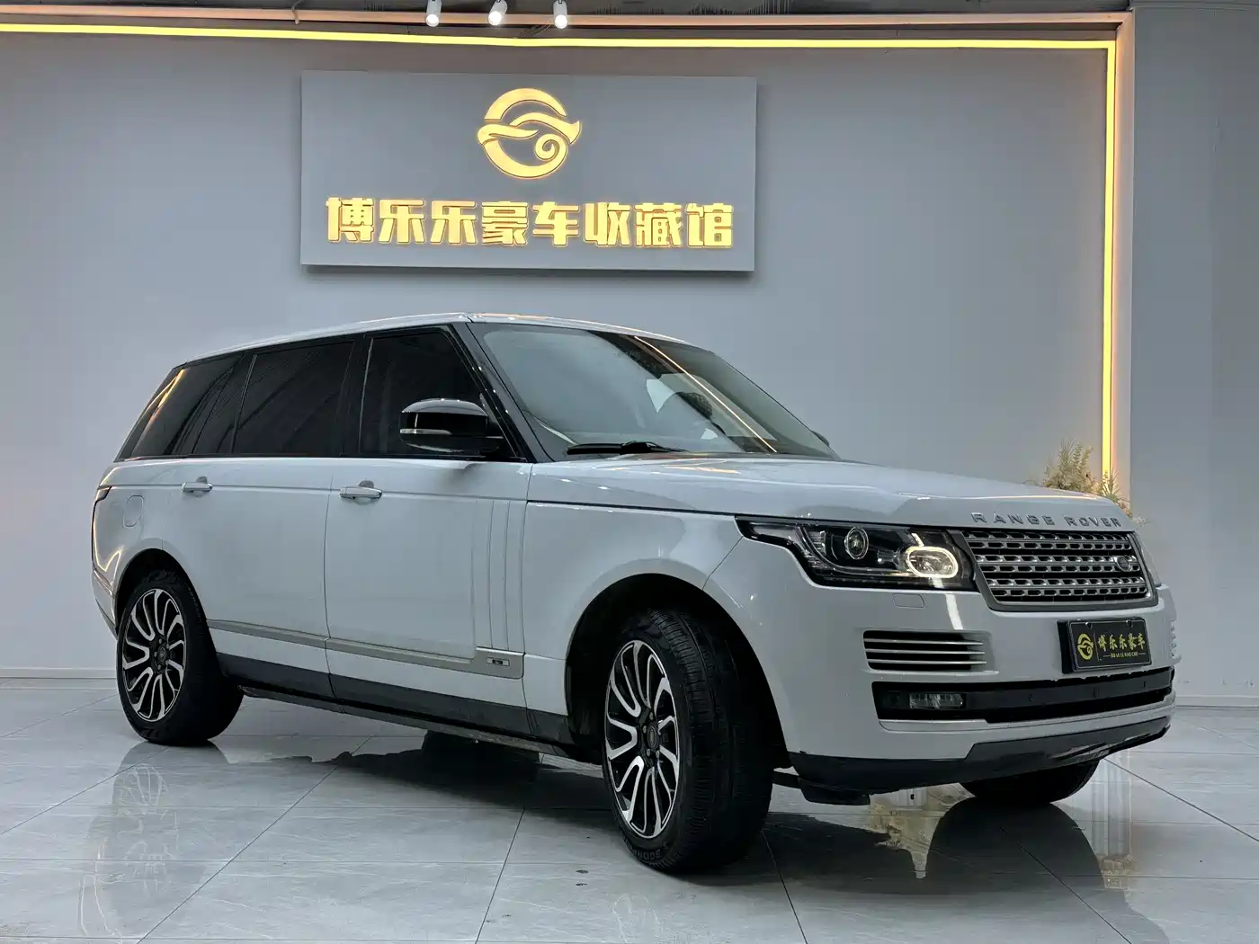 Land Rover Range Rover 2016 3.0 SC V6 Vogue SE Autobiography LWB фото 3