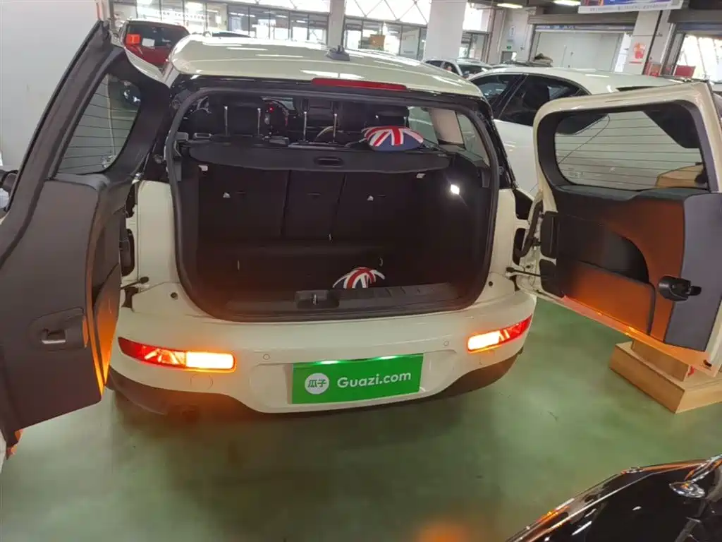 MINI CLUBMAN