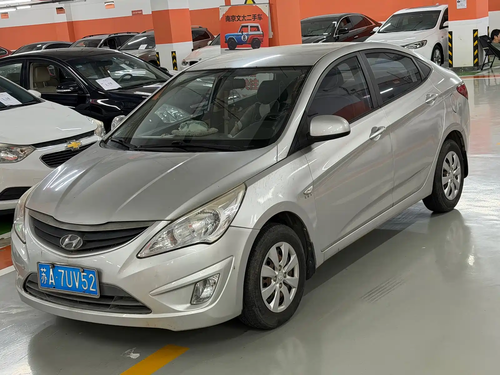 Photo 1 - Hyundai Verna