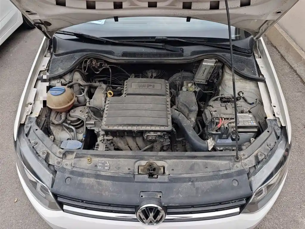 Volkswagen Polo 2016 1.4L Automatic Trend фото 11