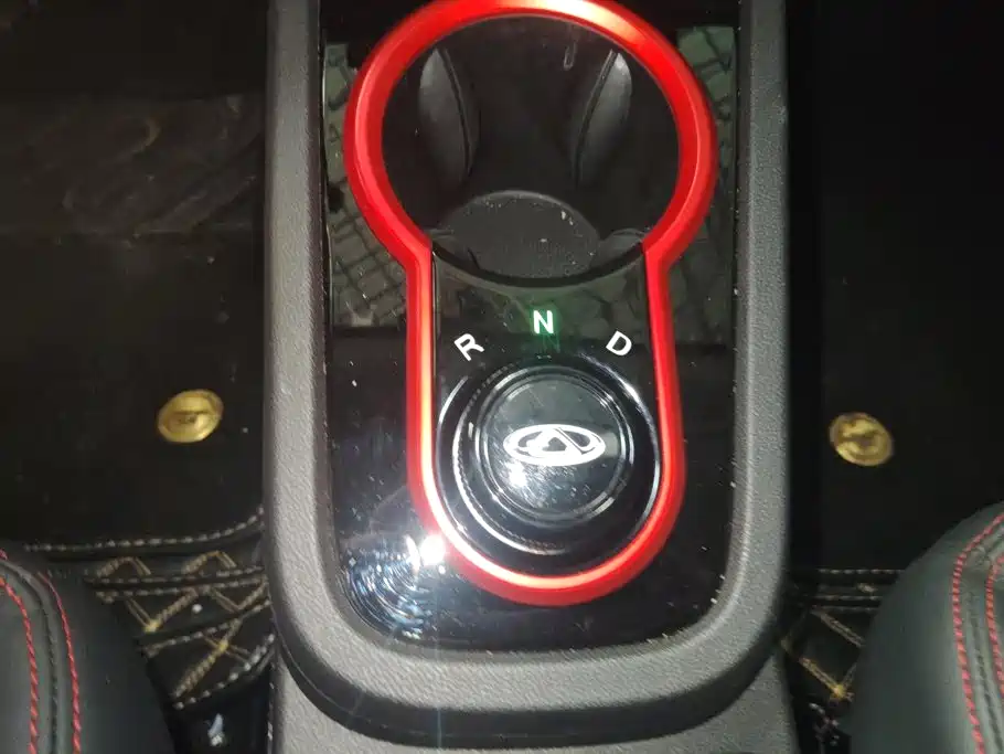 QQ New Energy Little Ant 2024 2024 Youth Edition 251km True Love Version 25.05kWh