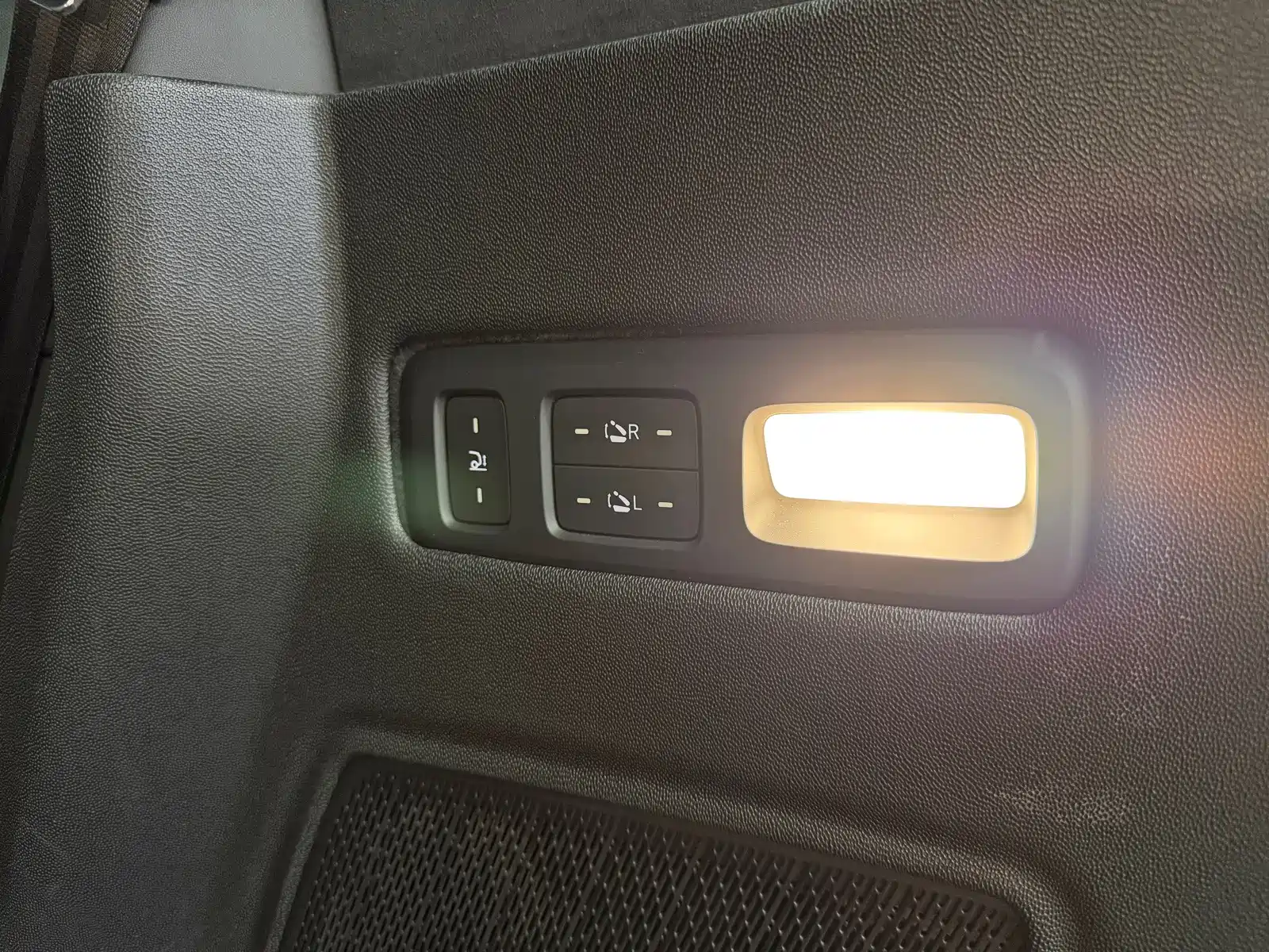Photo 18 - Ledao L90