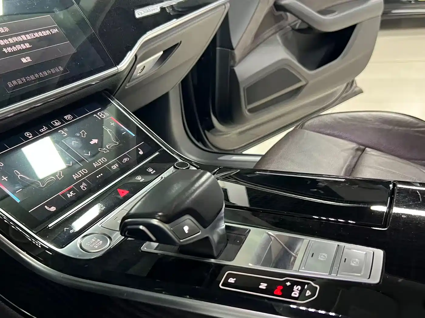 Audi A8 2018 A8L 55 TFSI quattro Launch Elite фото 14