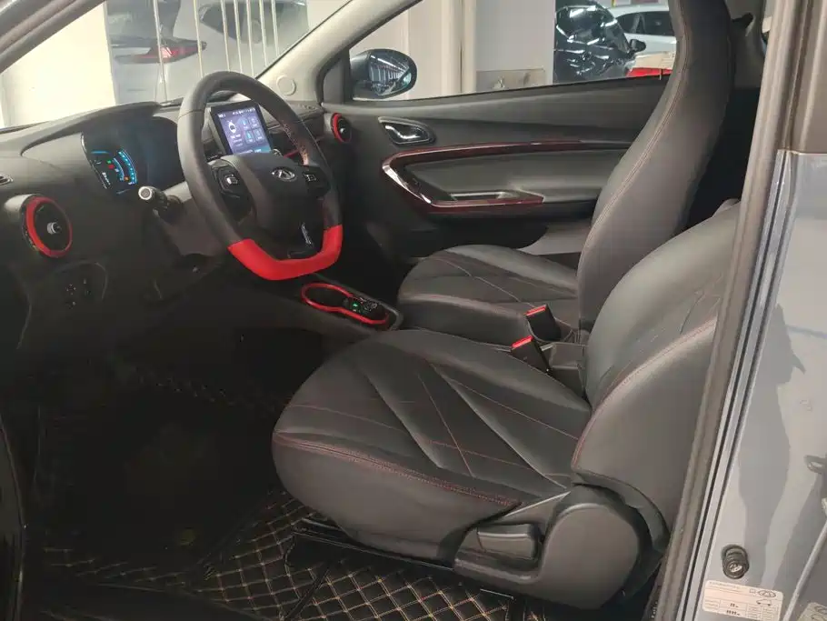 QQ New Energy Little Ant 2024 2024 Youth Edition 251km True Love Version 25.05kWh