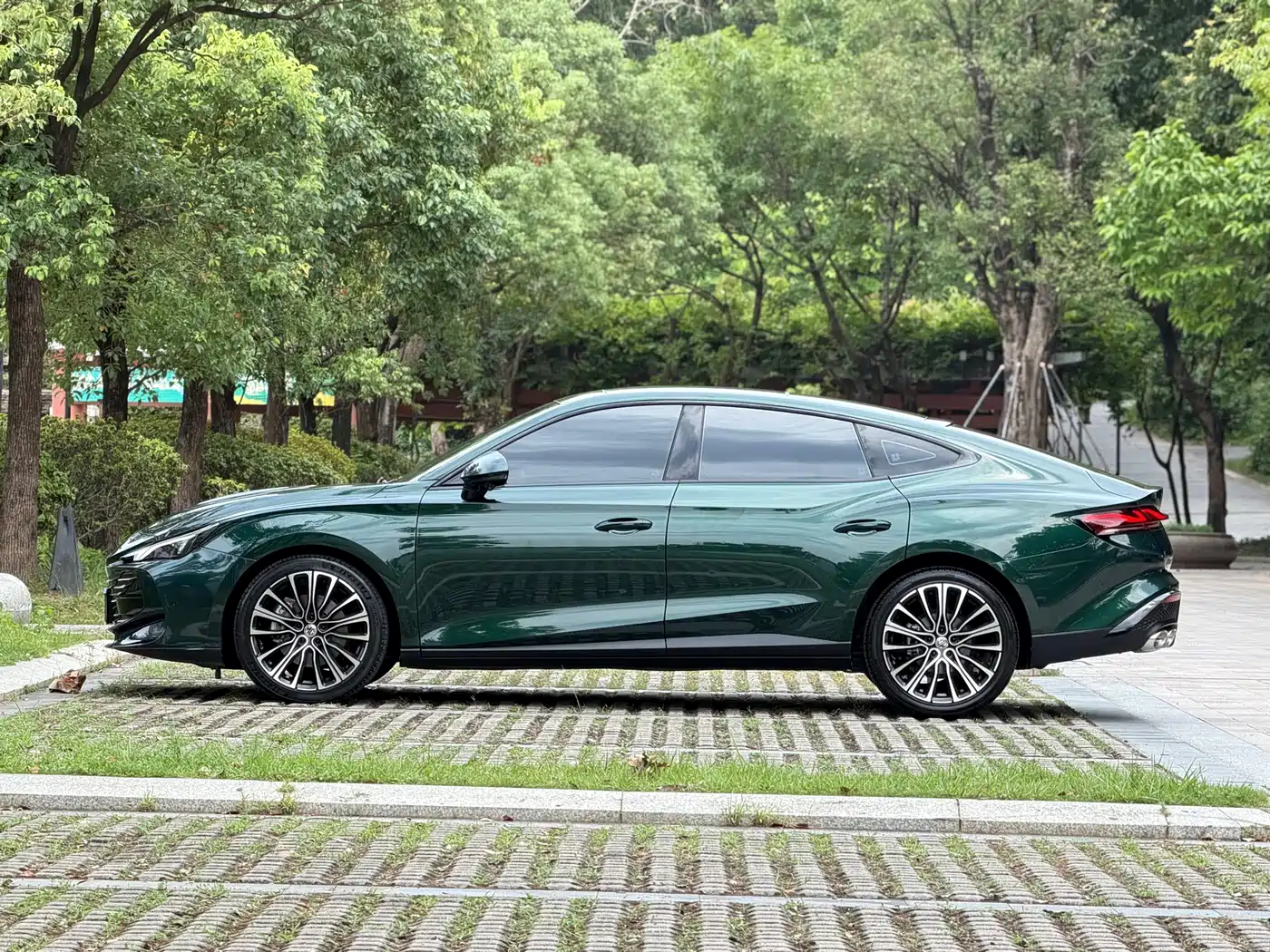 Фото 29 - MG MG7