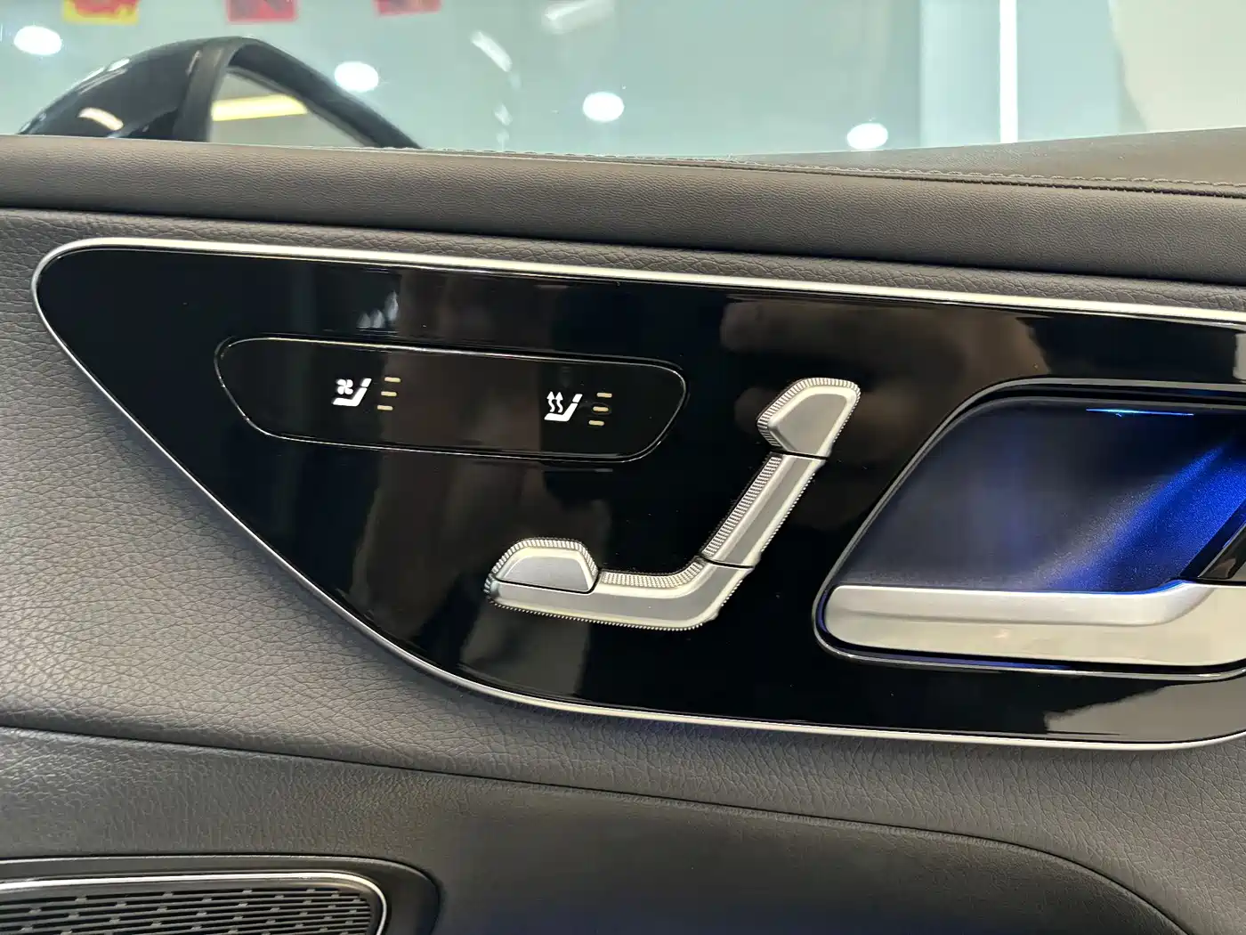 Mercedes-Benz GLC 2024 GLC 260 L 4MATIC Luxury 5-seater фото 19