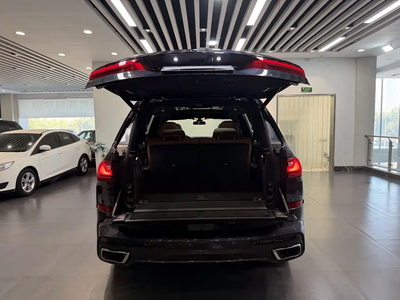 BMW X7 2020 xDrive40i Premium M Sport Package фото 36