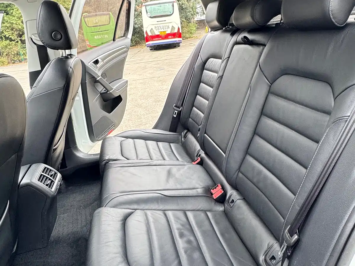 Volkswagen Golf 2016 230TSI Automatic Luxury фото 10