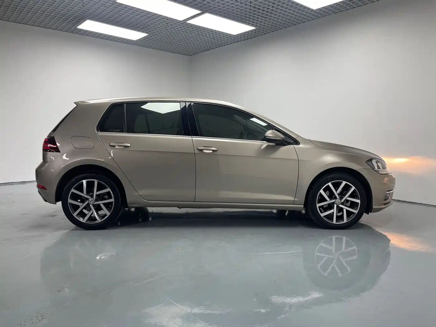 Volkswagen Golf 2018 230TSI Automatic Luxury фото 7