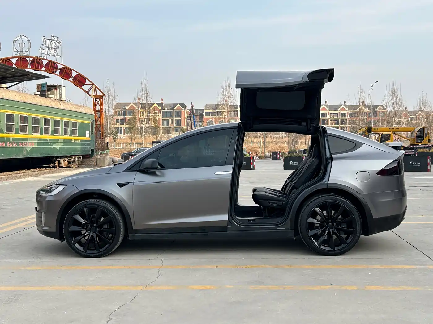 TESLA MODEL X
