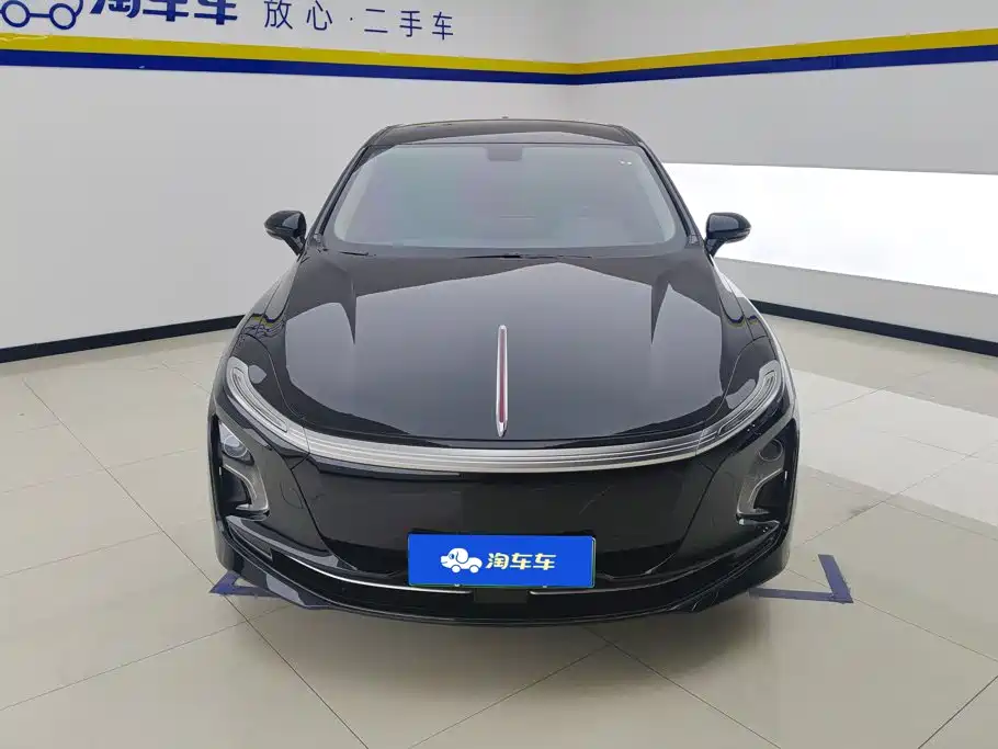 Hongqi E-QM5 2025 2025 Model 500km Travel Edition