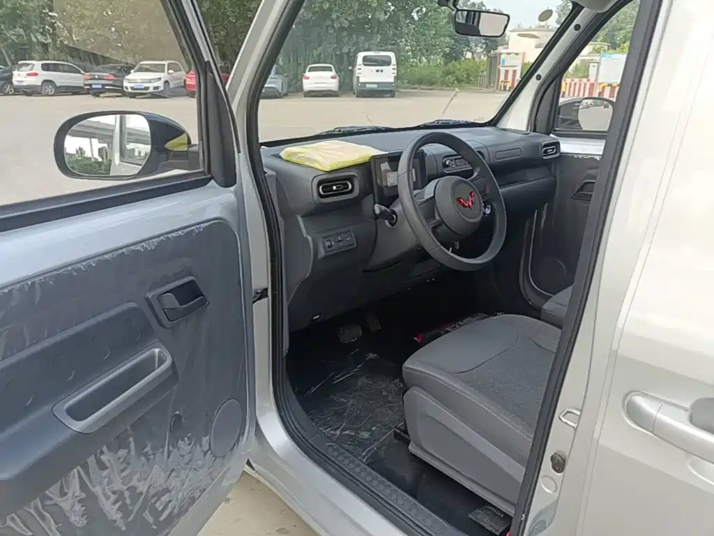 Wuling Motors Wuling Zhiguang NEV 2026 2025 Model Comfort