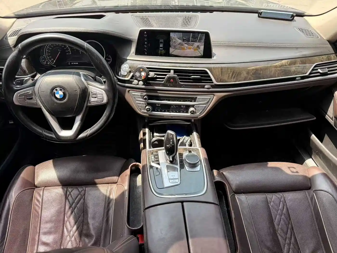 BMW 7 Series 2016 740Li Leading Edition фото 8