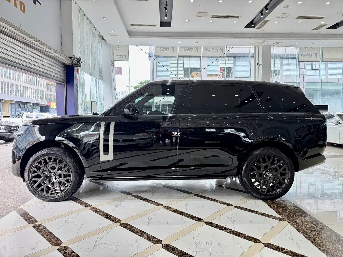 Фото 17 - Land Rover Range Rover
