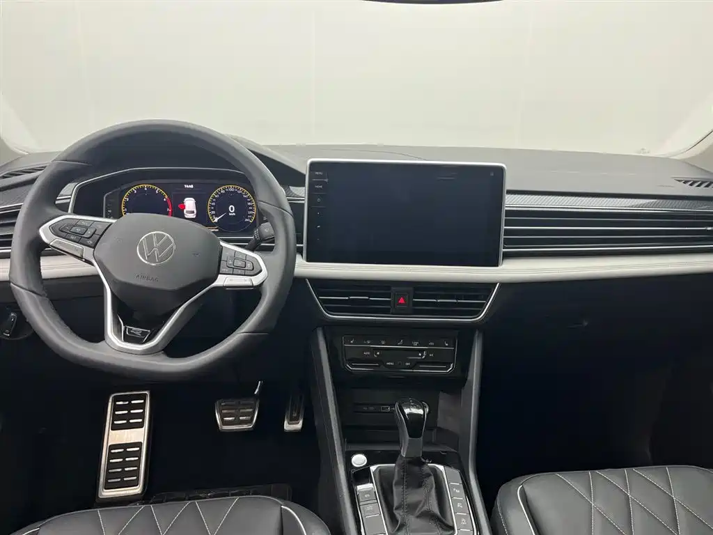 Volkswagen Tiguan L 2024 Outstanding 330TSI Auto 2WD R-Line Dragon Glory Edition фото 6