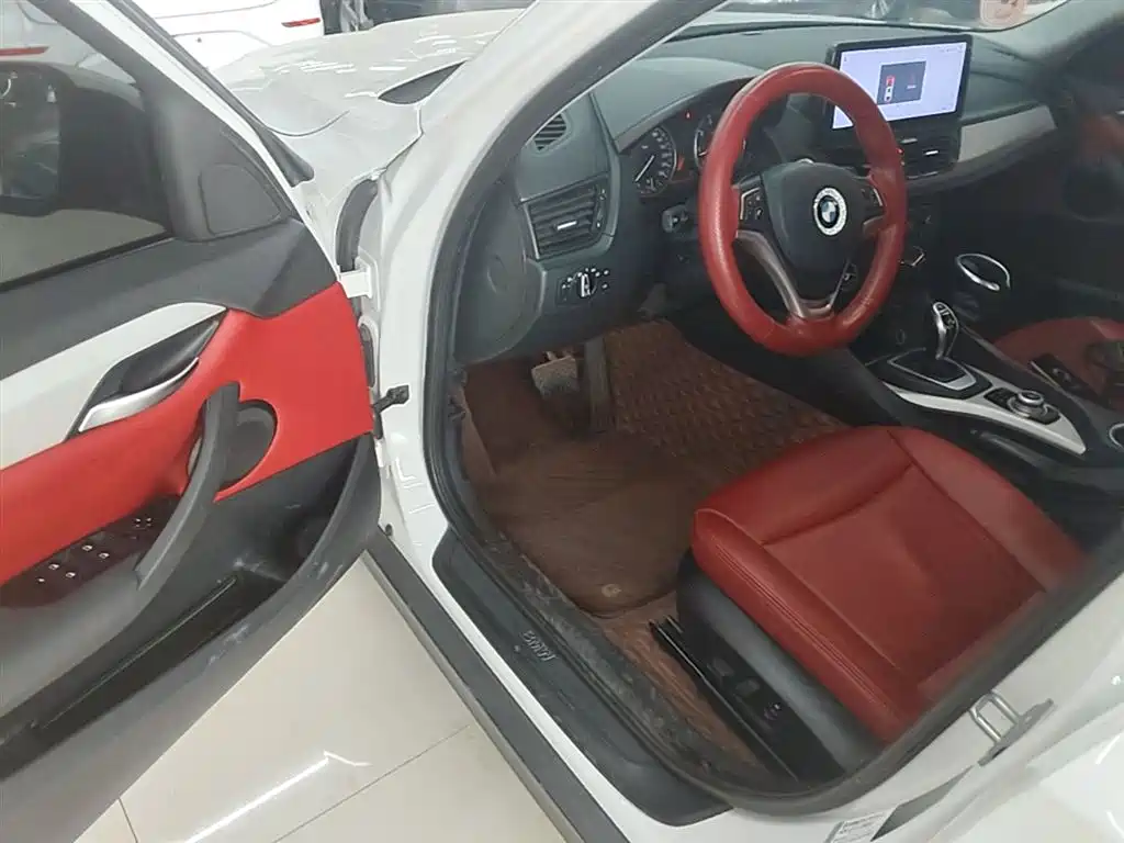 BMW X1 2014 sDrive18i Fashion Edition фото 16