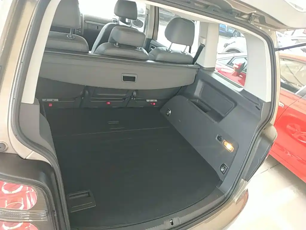 Volkswagen Touran 2016 2015 1.4T DSG Comfort Edition 5-seater
