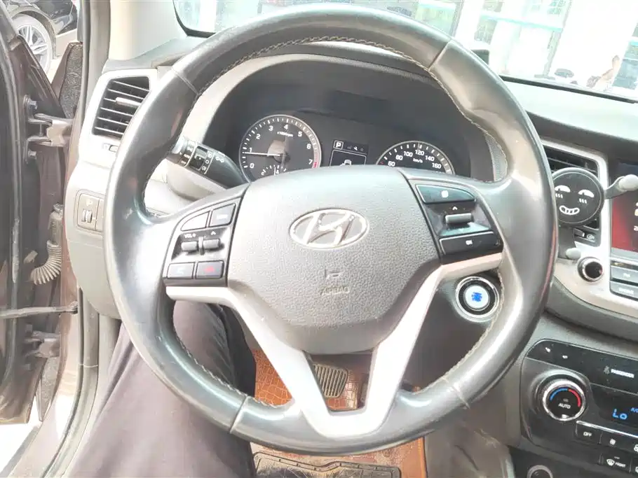 Hyundai Tucson 2015 1.6T Dual Clutch 2WD Comfort фото 15