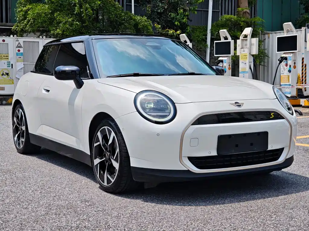 MINI Electric MINI COOPER 2024 2024 452km COOPER SE Artist