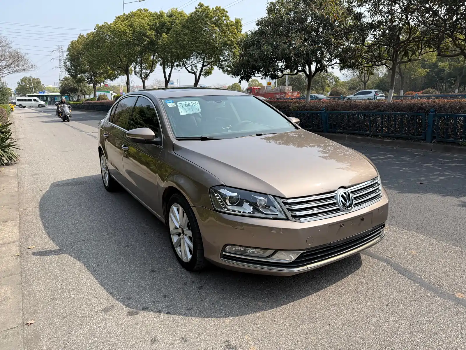 Photo 3 - Volkswagen Magotan