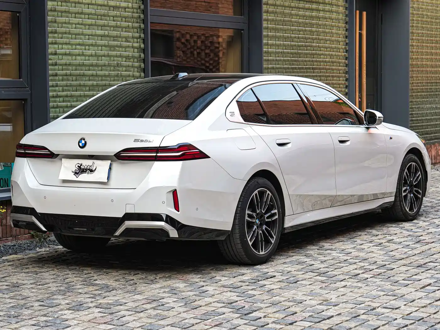 BMW 5 Series 2024 530Li Premium M Sport Package фото 5